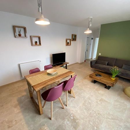Helga'S Place Premium 1 Bedroom Condo Kaloşvar Dış mekan fotoğraf