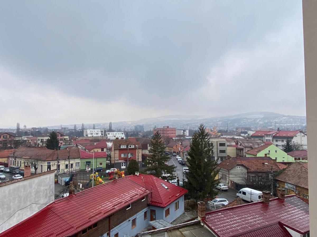 Helga'S Place Premium 1 Bedroom Condo Kaloşvar Dış mekan fotoğraf