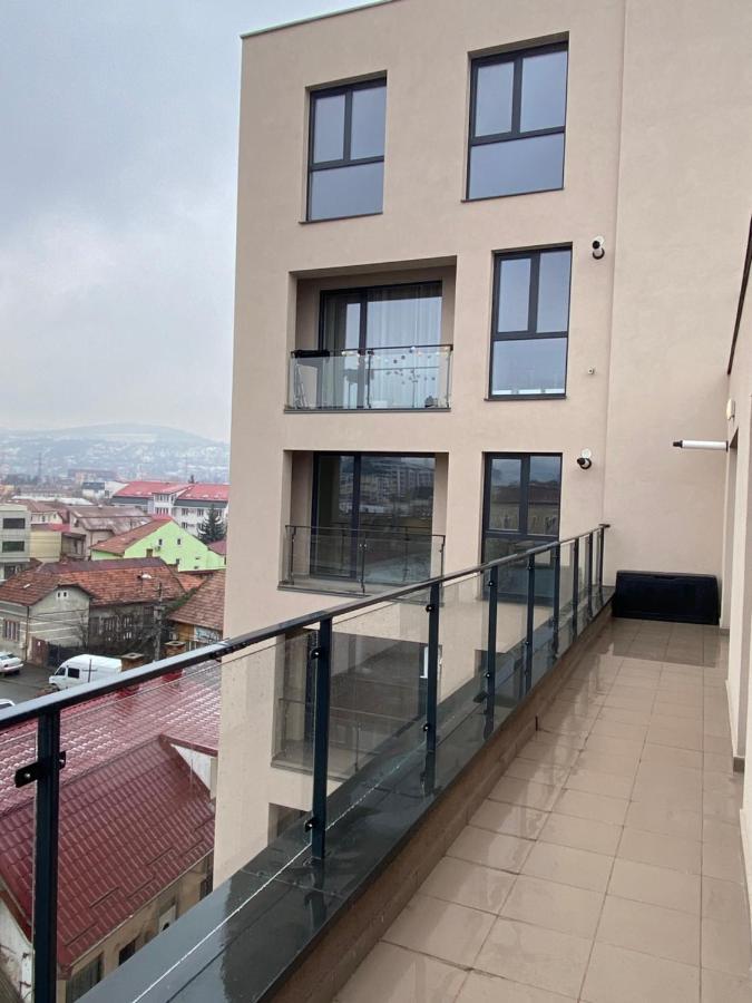 Helga'S Place Premium 1 Bedroom Condo Kaloşvar Dış mekan fotoğraf
